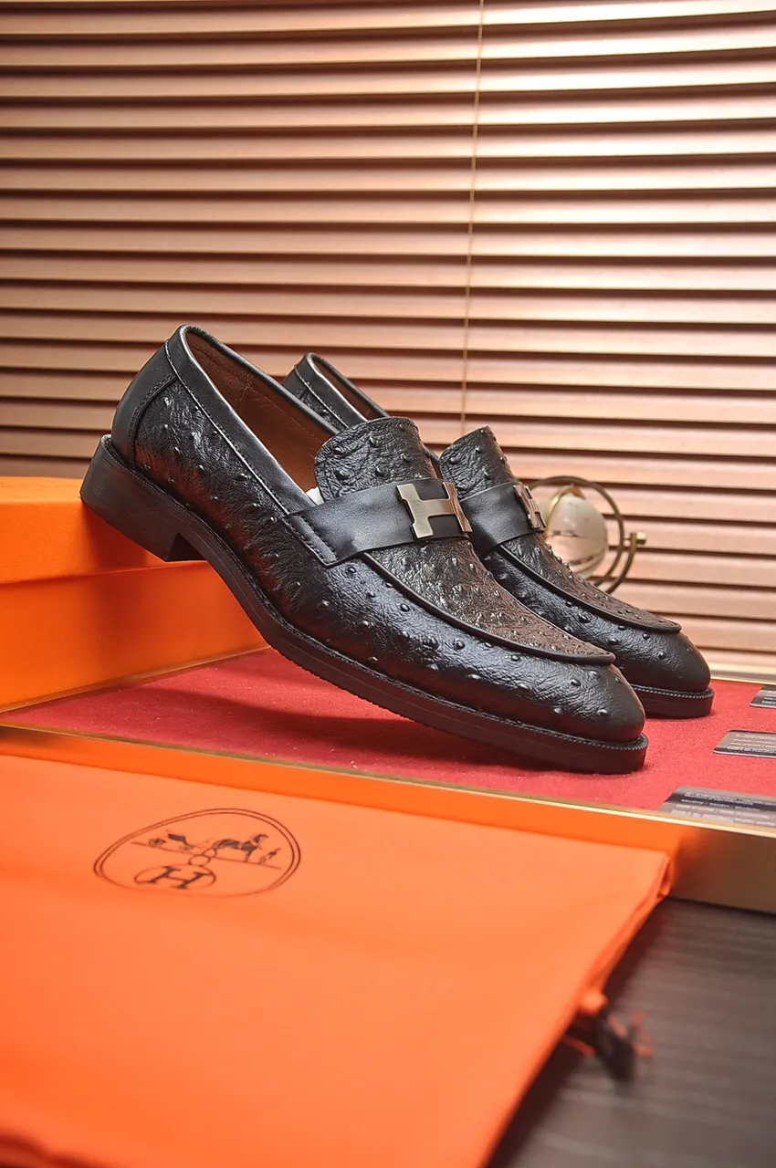 Men's shoes💰440💶[HERMES] (sheepskin lining)🍀Italian top luxury🍀He does not pursue novel styles and gorgeous colors, but attracts the favor of successful men with his flawless, elegant and classic style! This very, very comfortable, simple and stable style makes it easy to match any style! The pattern is absolutely 1:1 refined from the original case, and we strive for excellence in materials, imported cowhide + cowhide lining💪💪💪extraordinary texture👍! .Black brown code number: 38 to 45 (45 customized)